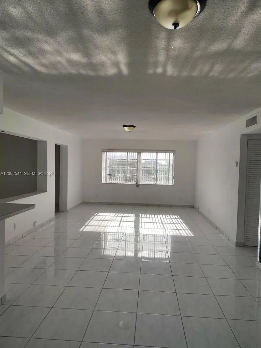 200 Ne 12th Ave 1c, Hallandale Beach, Florida 3300, Hallandale Beach, Florida 33009, 2 Bedrooms Bedrooms, ,2 BathroomsBathrooms,Residential Lease,For Rent,200 Ne 12th Ave 1c, Hallandale Beach, Florida 3300,A12002541