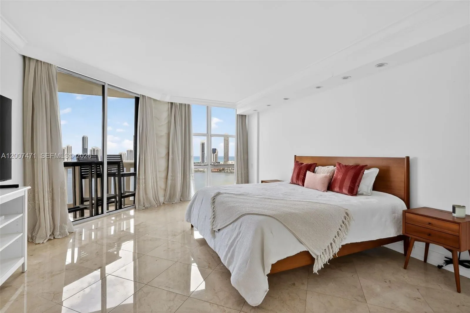 3000 Island Blvd 2305, Aventura, Florida 33160, Aventura, Florida 33160, 3 Bedrooms Bedrooms, ,3 BathroomsBathrooms,Residential,For Sale,3000 Island Blvd 2305, Aventura, Florida 33160,A12007471