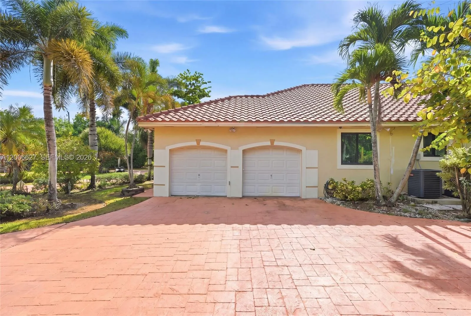 9898 Nw 133rd St, Hialeah Gardens, Florida 33018, Hialeah Gardens, Florida 33018, 5 Bedrooms Bedrooms, ,4 BathroomsBathrooms,Residential,For Sale,9898 Nw 133rd St, Hialeah Gardens, Florida 33018,A12006627