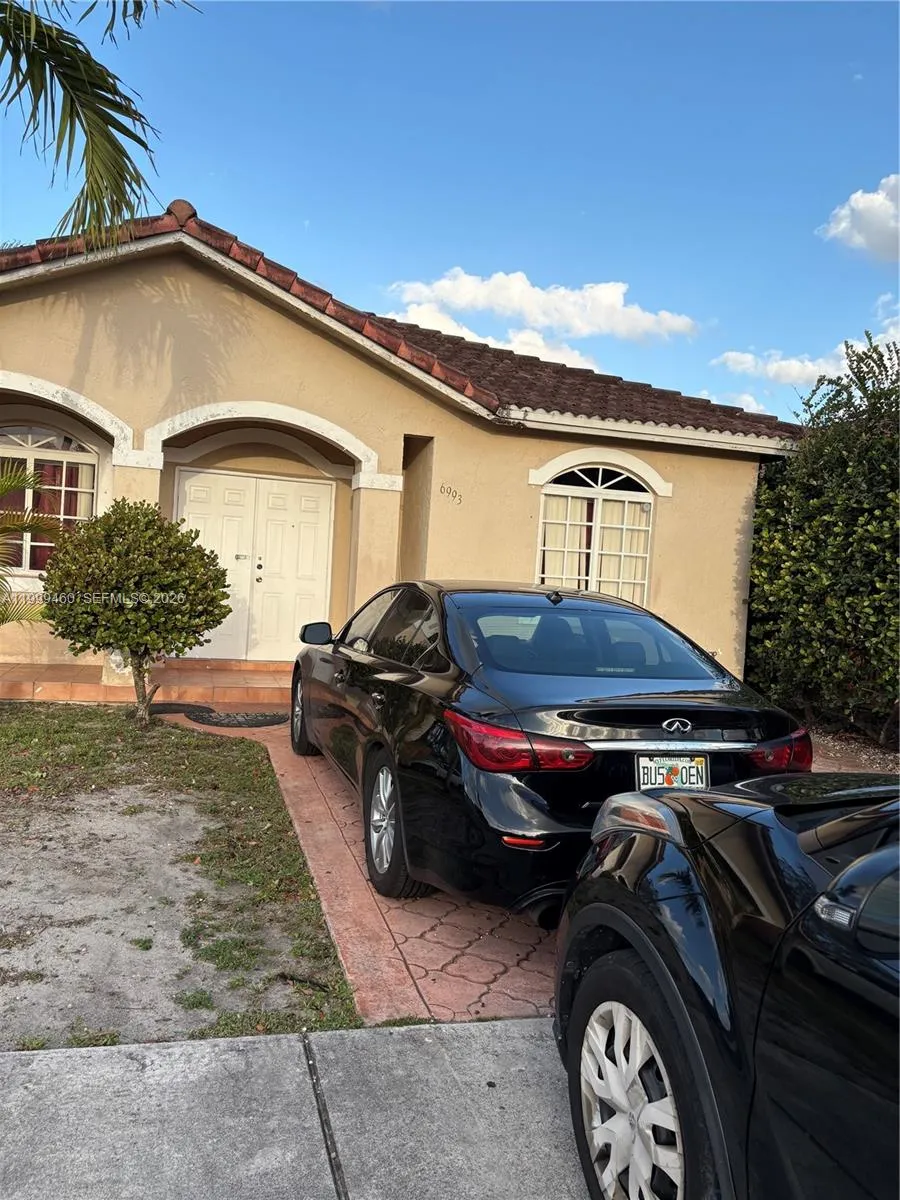 6993 W 5th Ct 6993, Hialeah, Florida 33014, Hialeah, Florida 33014, 4 Bedrooms Bedrooms, ,2 BathroomsBathrooms,Residential Lease,For Rent,6993 W 5th Ct 6993, Hialeah, Florida 33014,A11999460