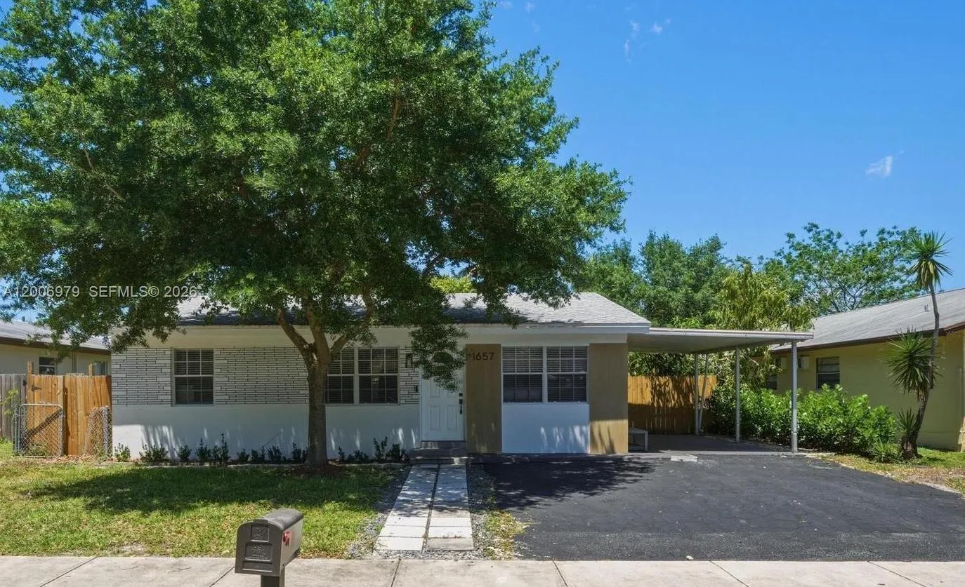 1657 Sw 44th Ave, Fort Lauderdale, Florida 33317, Fort Lauderdale, Florida 33317, 3 Bedrooms Bedrooms, ,2 BathroomsBathrooms,Residential,For Sale,1657 Sw 44th Ave, Fort Lauderdale, Florida 33317,A12006979