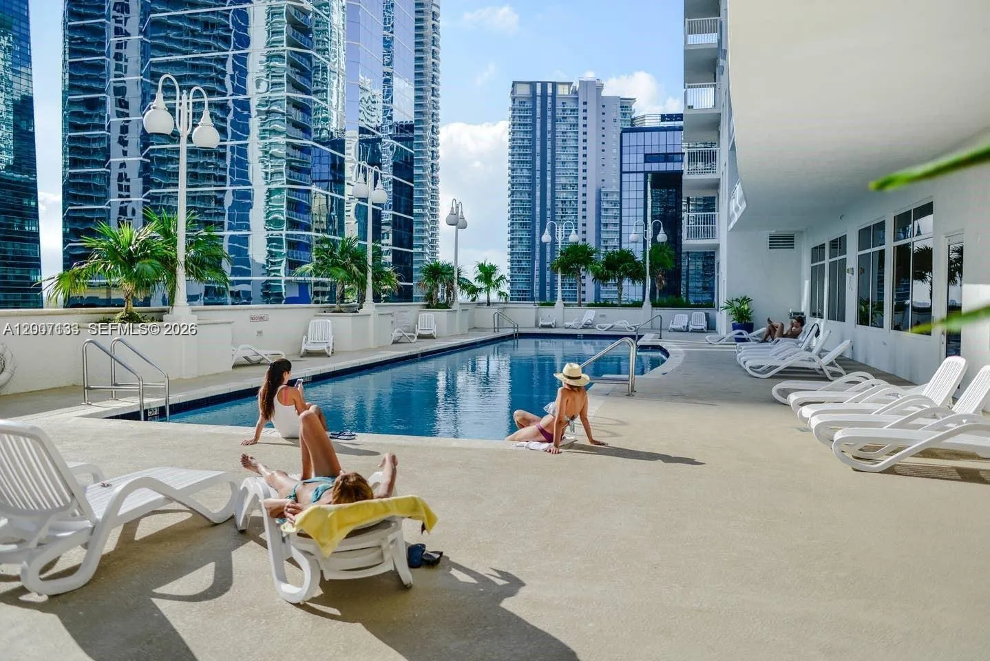 1200 Brickell Bay Dr 1907, Miami, Florida 33131, Miami, Florida 33131, 1 Bedroom Bedrooms, ,1 BathroomBathrooms,Residential,For Sale,1200 Brickell Bay Dr 1907, Miami, Florida 33131,A12007133