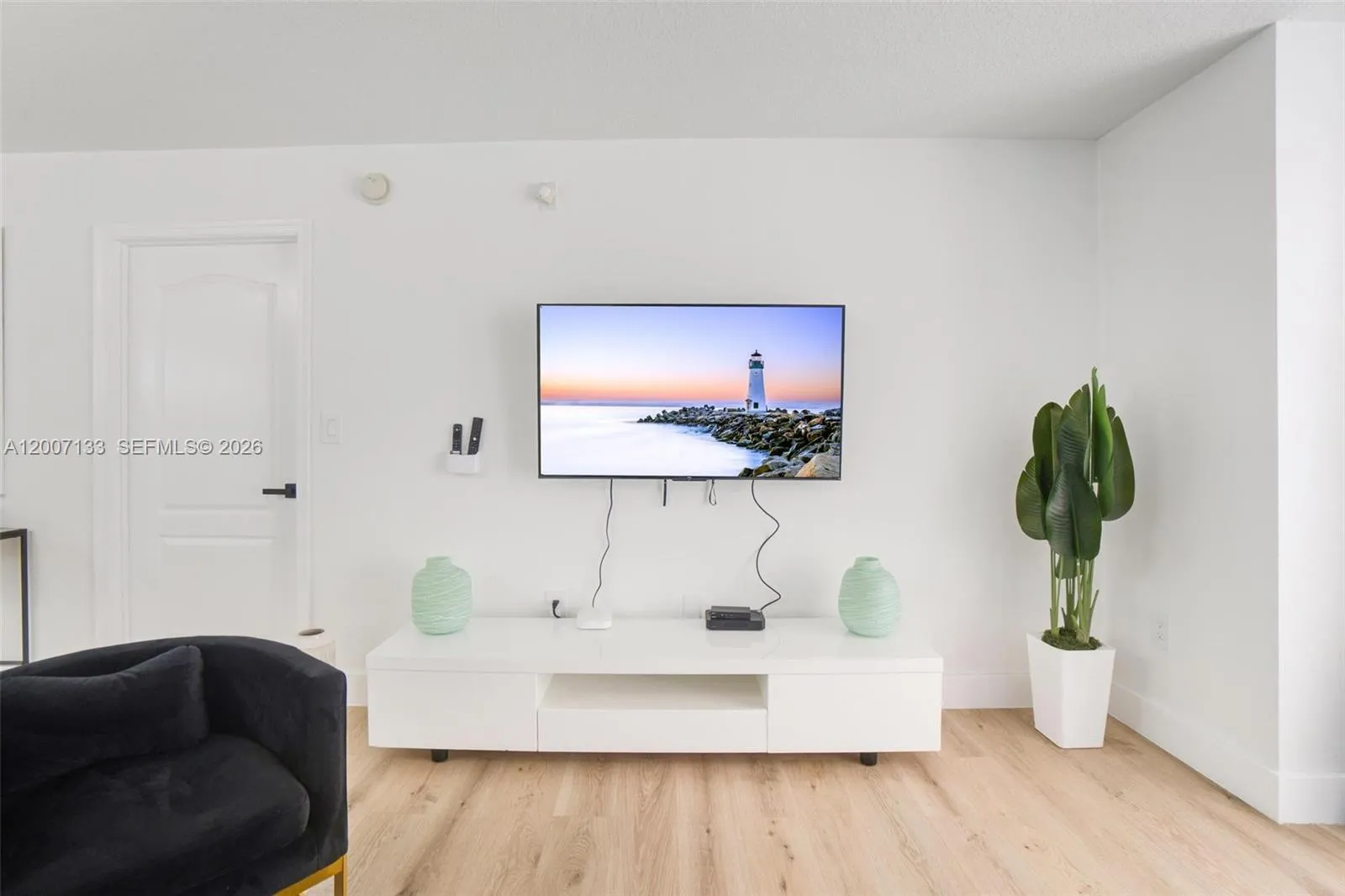 1200 Brickell Bay Dr 1907, Miami, Florida 33131, Miami, Florida 33131, 1 Bedroom Bedrooms, ,1 BathroomBathrooms,Residential,For Sale,1200 Brickell Bay Dr 1907, Miami, Florida 33131,A12007133