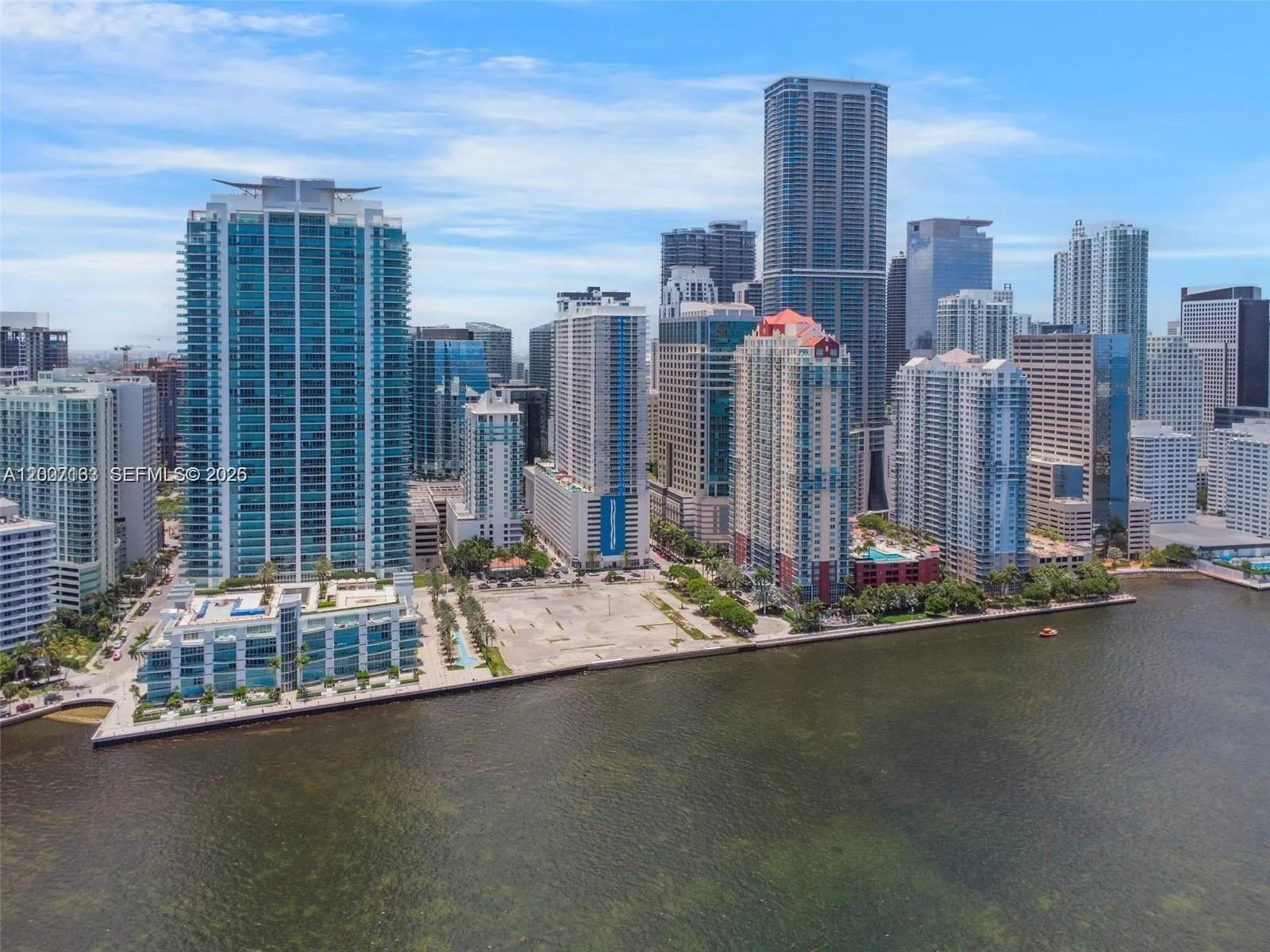 1200 Brickell Bay Dr 1907, Miami, Florida 33131, Miami, Florida 33131, 1 Bedroom Bedrooms, ,1 BathroomBathrooms,Residential,For Sale,1200 Brickell Bay Dr 1907, Miami, Florida 33131,A12007133