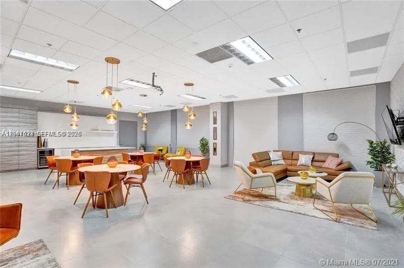 1200 Brickell Bay Dr 1907, Miami, Florida 33131, Miami, Florida 33131, 1 Bedroom Bedrooms, ,1 BathroomBathrooms,Residential,For Sale,1200 Brickell Bay Dr 1907, Miami, Florida 33131,A12007133