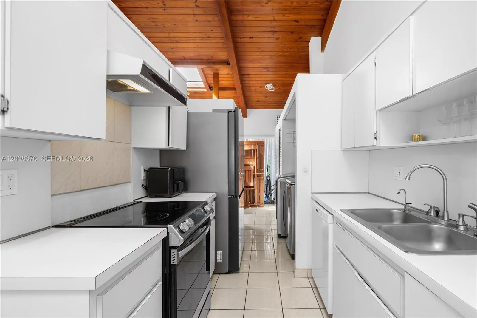 2679 S Parkview Dr, Hallandale Beach, Florida 3300, Hallandale Beach, Florida 33009, 2 Bedrooms Bedrooms, ,2 BathroomsBathrooms,Residential,For Sale,2679 S Parkview Dr, Hallandale Beach, Florida 3300,A12008376