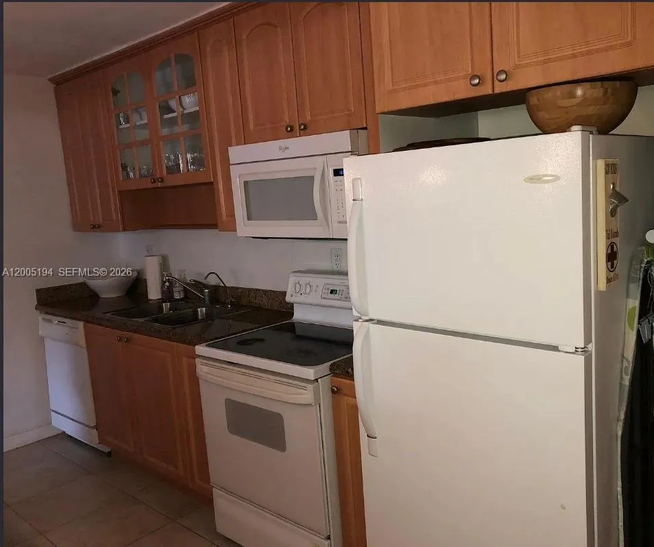 7705 Sw 86th St B-211, Miami, Florida 33143, Miami, Florida 33143, 2 Bedrooms Bedrooms, ,2 BathroomsBathrooms,Residential,For Sale,7705 Sw 86th St B-211, Miami, Florida 33143,A12005194