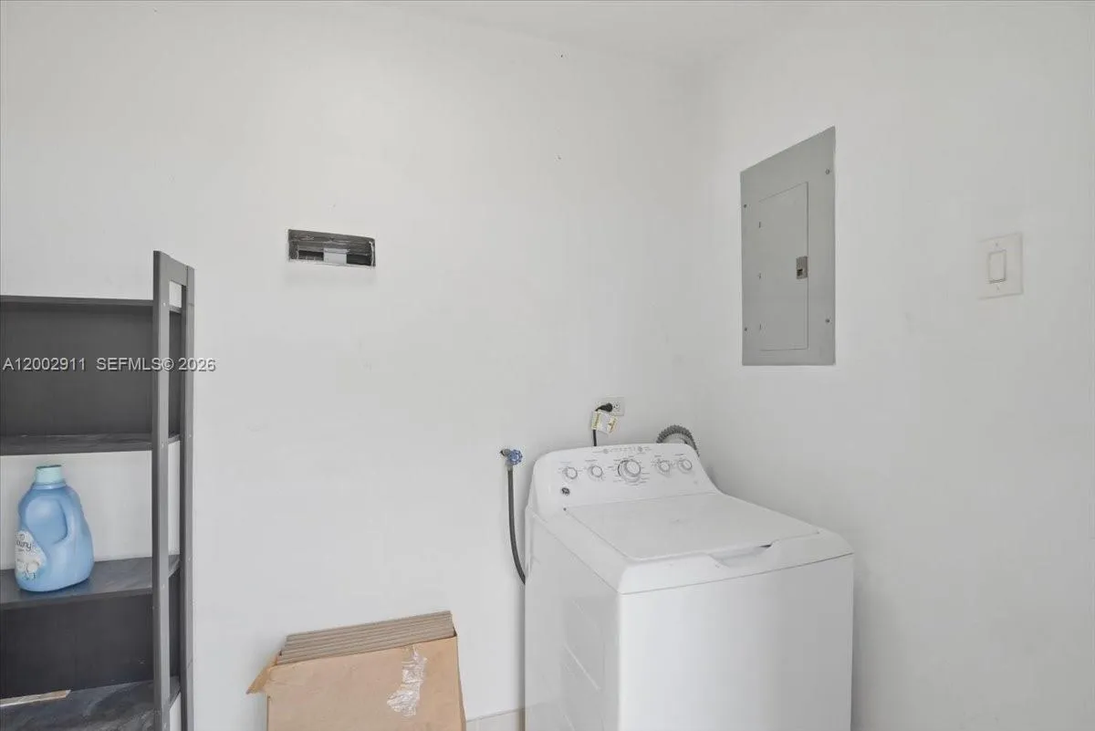 687 W 39th Pl, Hialeah, Florida 33012, Hialeah, Florida 33012, 3 Bedrooms Bedrooms, ,2 BathroomsBathrooms,Residential,For Sale,687 W 39th Pl, Hialeah, Florida 33012,A12002911