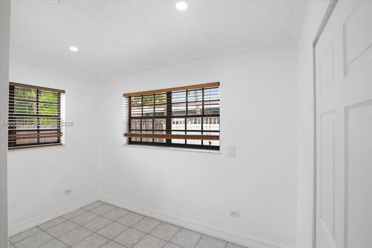 687 W 39th Pl, Hialeah, Florida 33012, Hialeah, Florida 33012, 3 Bedrooms Bedrooms, ,2 BathroomsBathrooms,Residential,For Sale,687 W 39th Pl, Hialeah, Florida 33012,A12002911