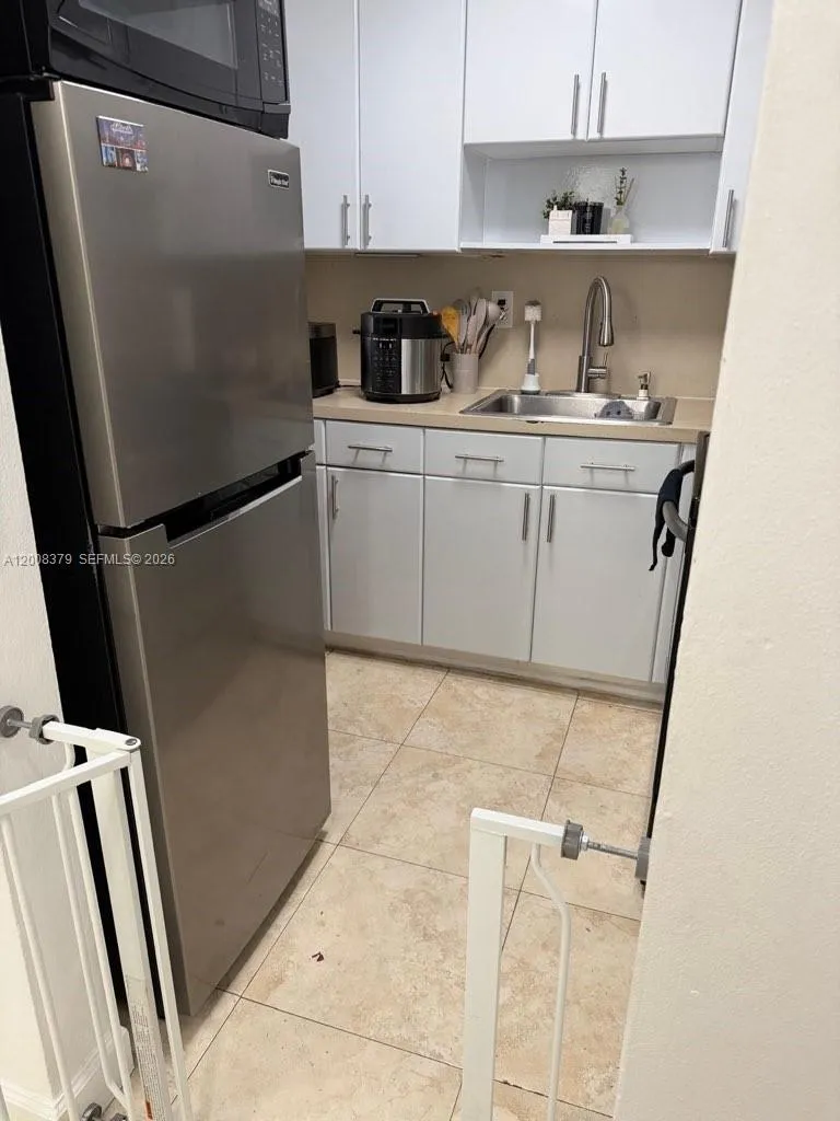 4370 Nw 11th St 206, Miami, Florida 33126, Miami, Florida 33126, 1 Bedroom Bedrooms, ,1 BathroomBathrooms,Residential,For Sale,4370 Nw 11th St 206, Miami, Florida 33126,A12008379