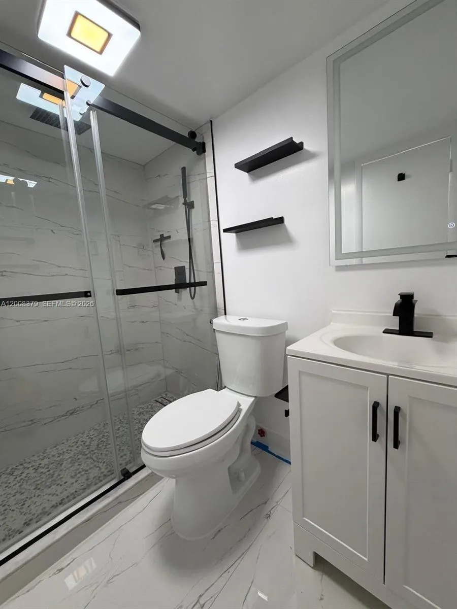 4370 Nw 11th St 206, Miami, Florida 33126, Miami, Florida 33126, 1 Bedroom Bedrooms, ,1 BathroomBathrooms,Residential,For Sale,4370 Nw 11th St 206, Miami, Florida 33126,A12008379