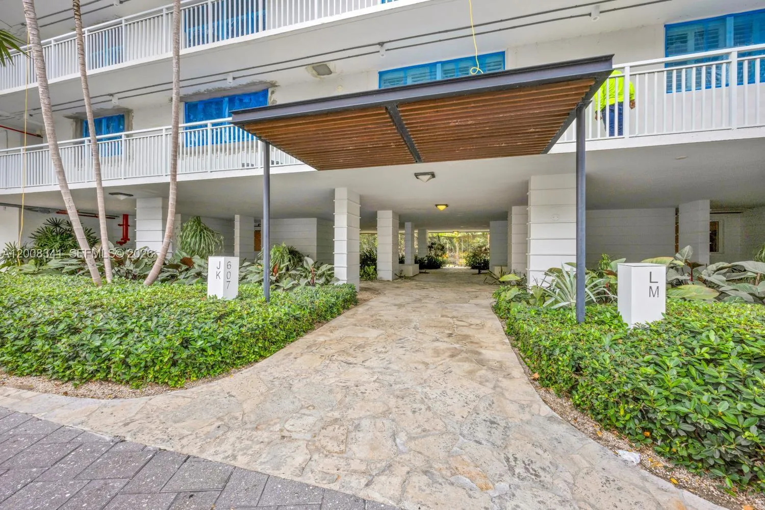 607 Ocean Dr 11k, Key Biscayne, Florida 33149, Key Biscayne, Florida 33149, 2 Bedrooms Bedrooms, ,2 BathroomsBathrooms,Residential Lease,For Rent,607 Ocean Dr 11k, Key Biscayne, Florida 33149,A12008341
