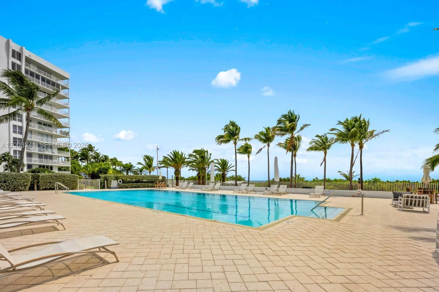 607 Ocean Dr 11k, Key Biscayne, Florida 33149, Key Biscayne, Florida 33149, 2 Bedrooms Bedrooms, ,2 BathroomsBathrooms,Residential Lease,For Rent,607 Ocean Dr 11k, Key Biscayne, Florida 33149,A12008341