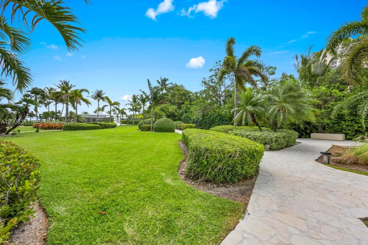 607 Ocean Dr 11k, Key Biscayne, Florida 33149, Key Biscayne, Florida 33149, 2 Bedrooms Bedrooms, ,2 BathroomsBathrooms,Residential Lease,For Rent,607 Ocean Dr 11k, Key Biscayne, Florida 33149,A12008341