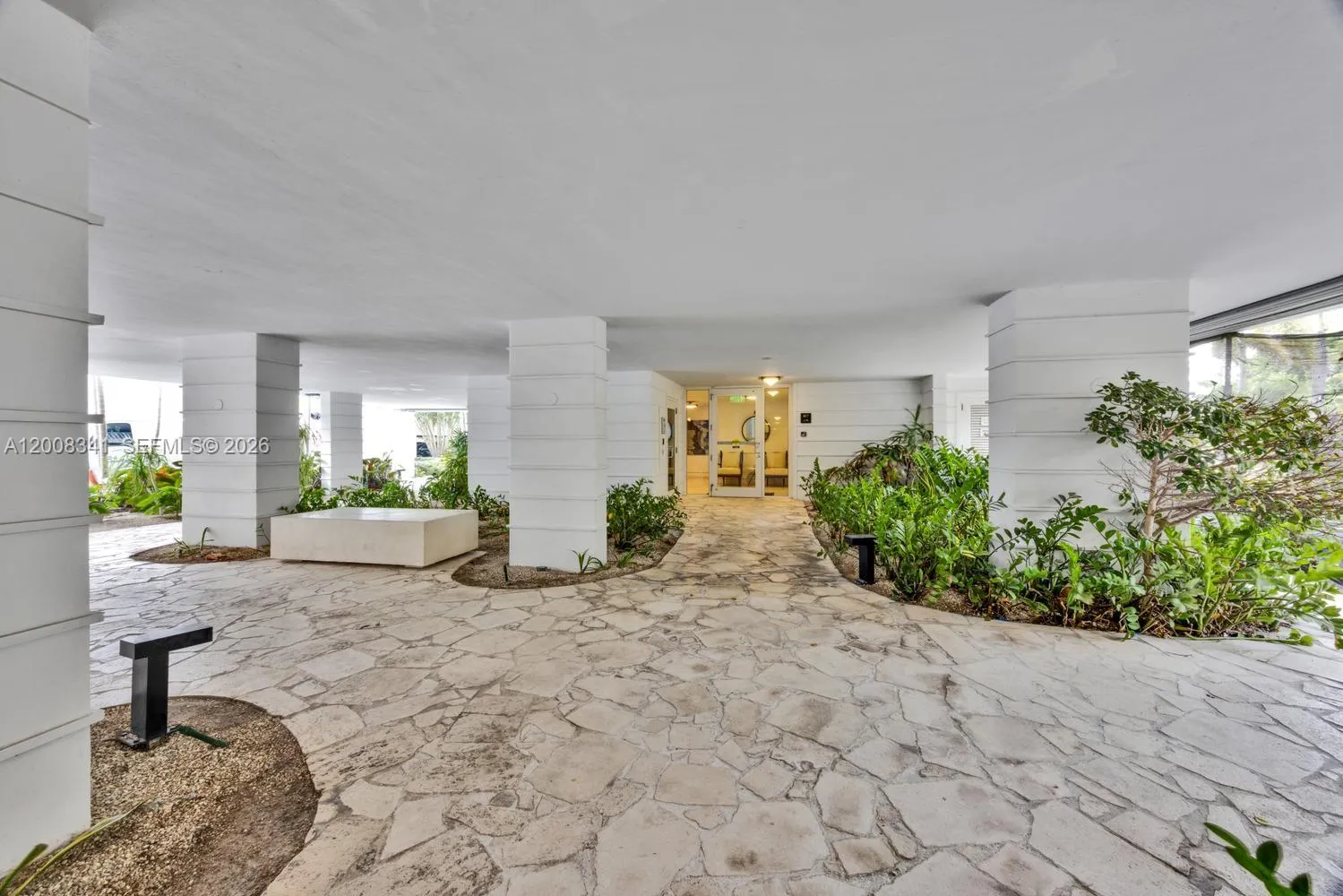 607 Ocean Dr 11k, Key Biscayne, Florida 33149, Key Biscayne, Florida 33149, 2 Bedrooms Bedrooms, ,2 BathroomsBathrooms,Residential Lease,For Rent,607 Ocean Dr 11k, Key Biscayne, Florida 33149,A12008341