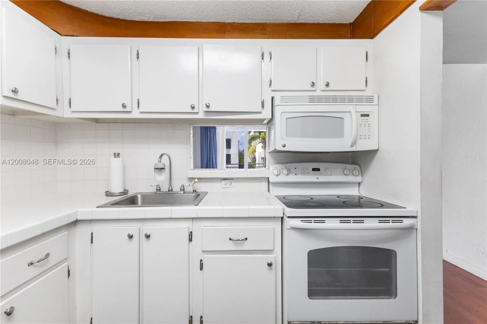 345 Ocean Dr 304, Miami Beach, Florida 33139, Miami Beach, Florida 33139, 1 Bedroom Bedrooms, ,1 BathroomBathrooms,Residential,For Sale,345 Ocean Dr 304, Miami Beach, Florida 33139,A12008048