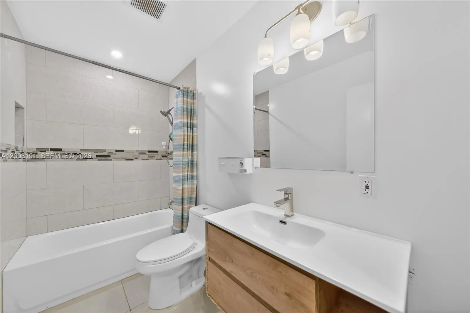 1155 Ne 184th St, Miami, Florida 33179, Miami, Florida 33179, 4 Bedrooms Bedrooms, ,2 BathroomsBathrooms,Residential,For Sale,1155 Ne 184th St, Miami, Florida 33179,A12008151