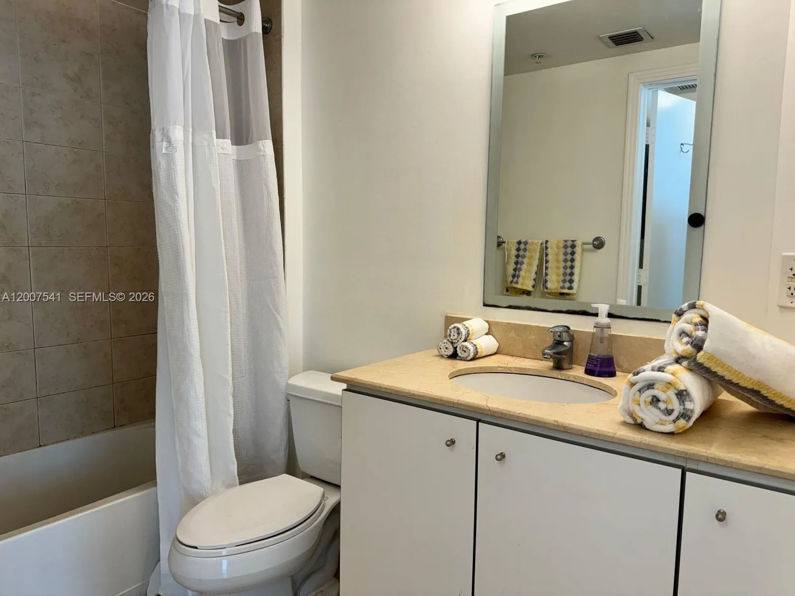9066 Sw 73rd Ct 1703, Miami, Florida 33156, Miami, Florida 33156, 1 Bedroom Bedrooms, ,1 BathroomBathrooms,Residential,For Sale,9066 Sw 73rd Ct 1703, Miami, Florida 33156,A12007541