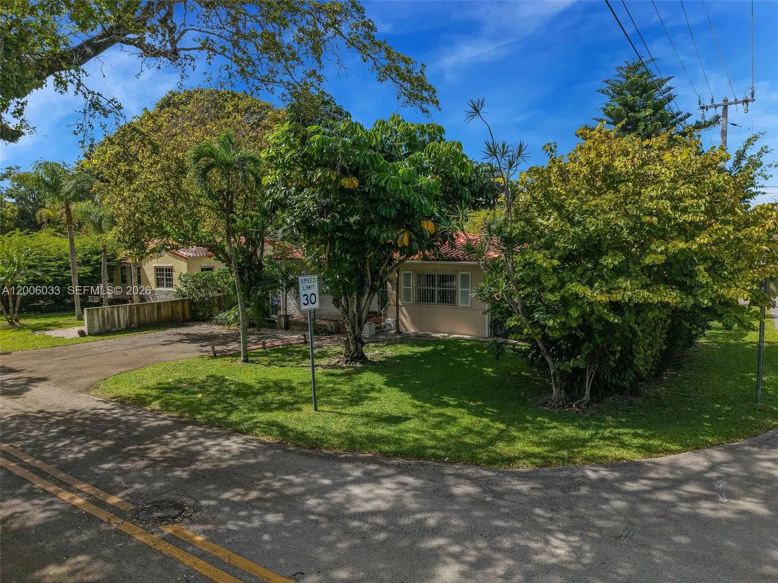 4401 Sw 16th St, Miami, Florida 33134, Miami, Florida 33134, 3 Bedrooms Bedrooms, ,3 BathroomsBathrooms,Residential,For Sale,4401 Sw 16th St, Miami, Florida 33134,A12006033