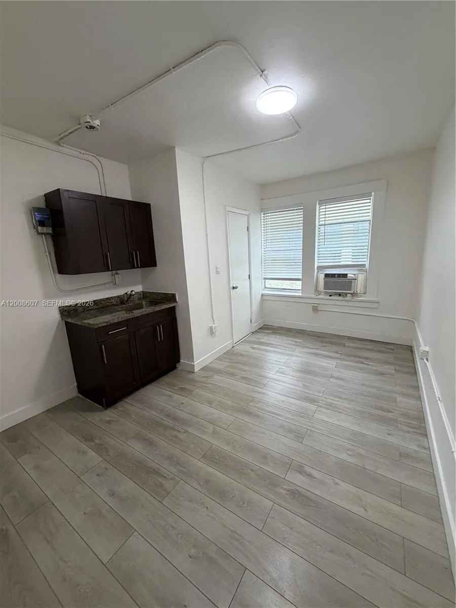 967 Sw 5th St 12a, Miami, Florida 33130, Miami, Florida 33130, 1 Bedroom Bedrooms, ,1 BathroomBathrooms,Residential Lease,For Rent,967 Sw 5th St 12a, Miami, Florida 33130,A12008607