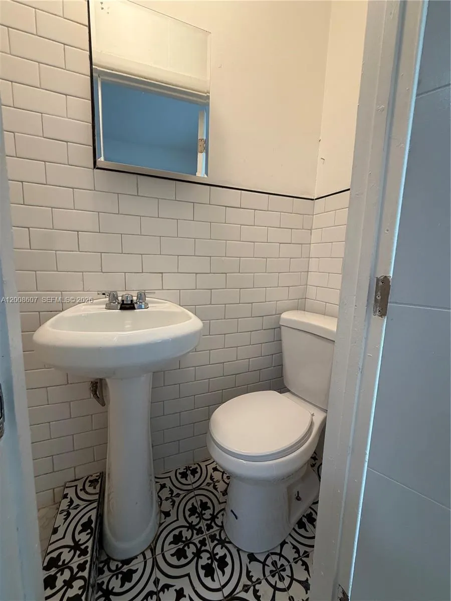967 Sw 5th St 12a, Miami, Florida 33130, Miami, Florida 33130, 1 Bedroom Bedrooms, ,1 BathroomBathrooms,Residential Lease,For Rent,967 Sw 5th St 12a, Miami, Florida 33130,A12008607
