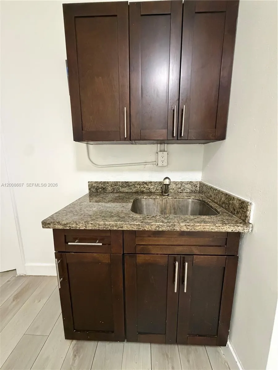 967 Sw 5th St 12a, Miami, Florida 33130, Miami, Florida 33130, 1 Bedroom Bedrooms, ,1 BathroomBathrooms,Residential Lease,For Rent,967 Sw 5th St 12a, Miami, Florida 33130,A12008607