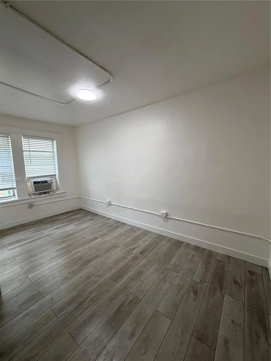 967 Sw 5th St 12a, Miami, Florida 33130, Miami, Florida 33130, 1 Bedroom Bedrooms, ,1 BathroomBathrooms,Residential Lease,For Rent,967 Sw 5th St 12a, Miami, Florida 33130,A12008607