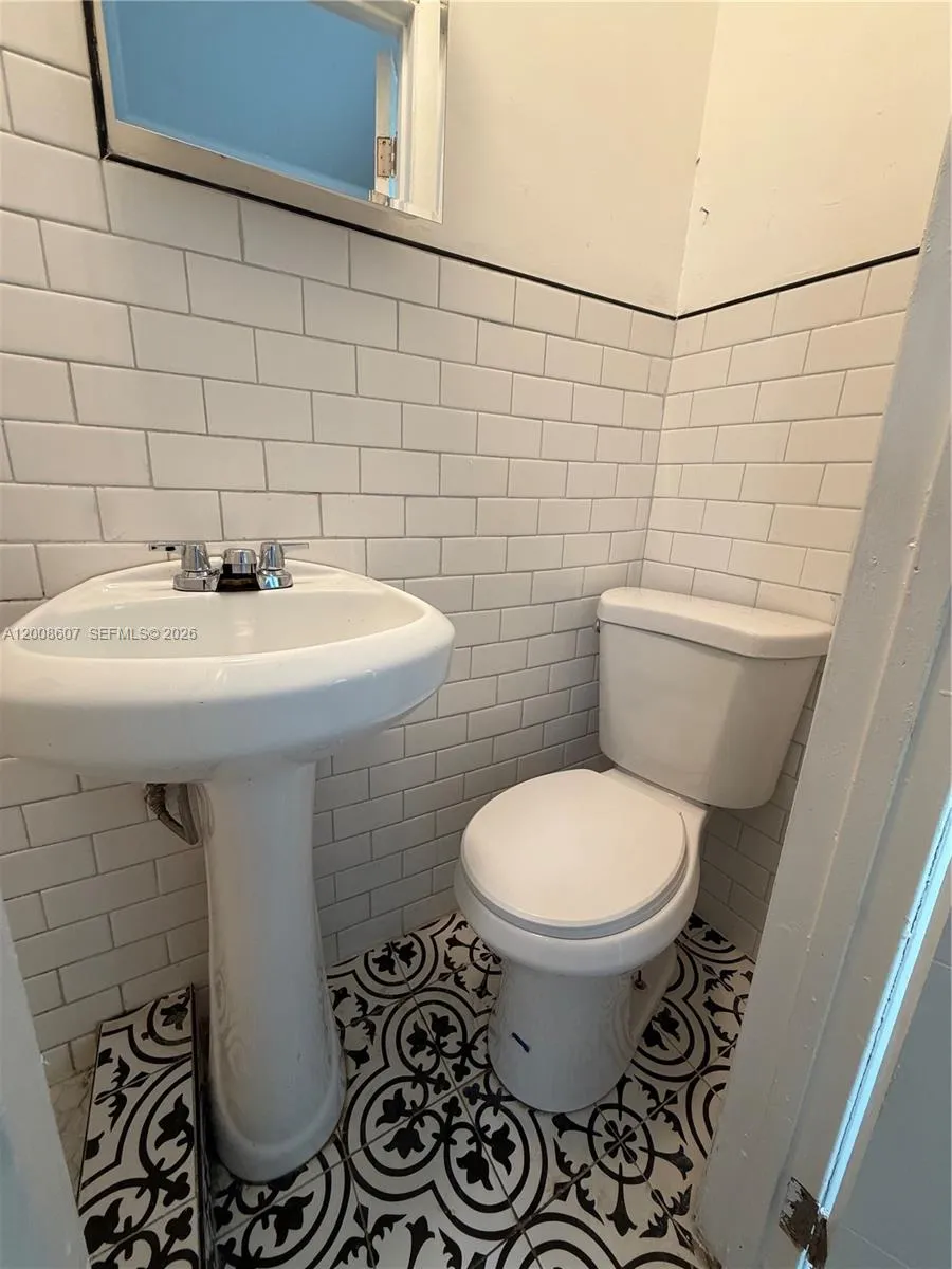 967 Sw 5th St 12a, Miami, Florida 33130, Miami, Florida 33130, 1 Bedroom Bedrooms, ,1 BathroomBathrooms,Residential Lease,For Rent,967 Sw 5th St 12a, Miami, Florida 33130,A12008607