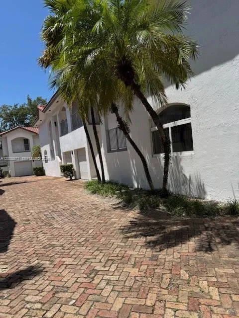 Miami, Florida 33133, 2 Bedrooms Bedrooms, ,2 BathroomsBathrooms,Residential Lease,For Rent,A12008571