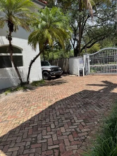 Miami, Florida 33133, 2 Bedrooms Bedrooms, ,2 BathroomsBathrooms,Residential Lease,For Rent,A12008571