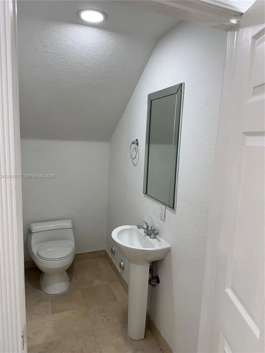 Miami, Florida 33133, 2 Bedrooms Bedrooms, ,2 BathroomsBathrooms,Residential Lease,For Rent,A12008571