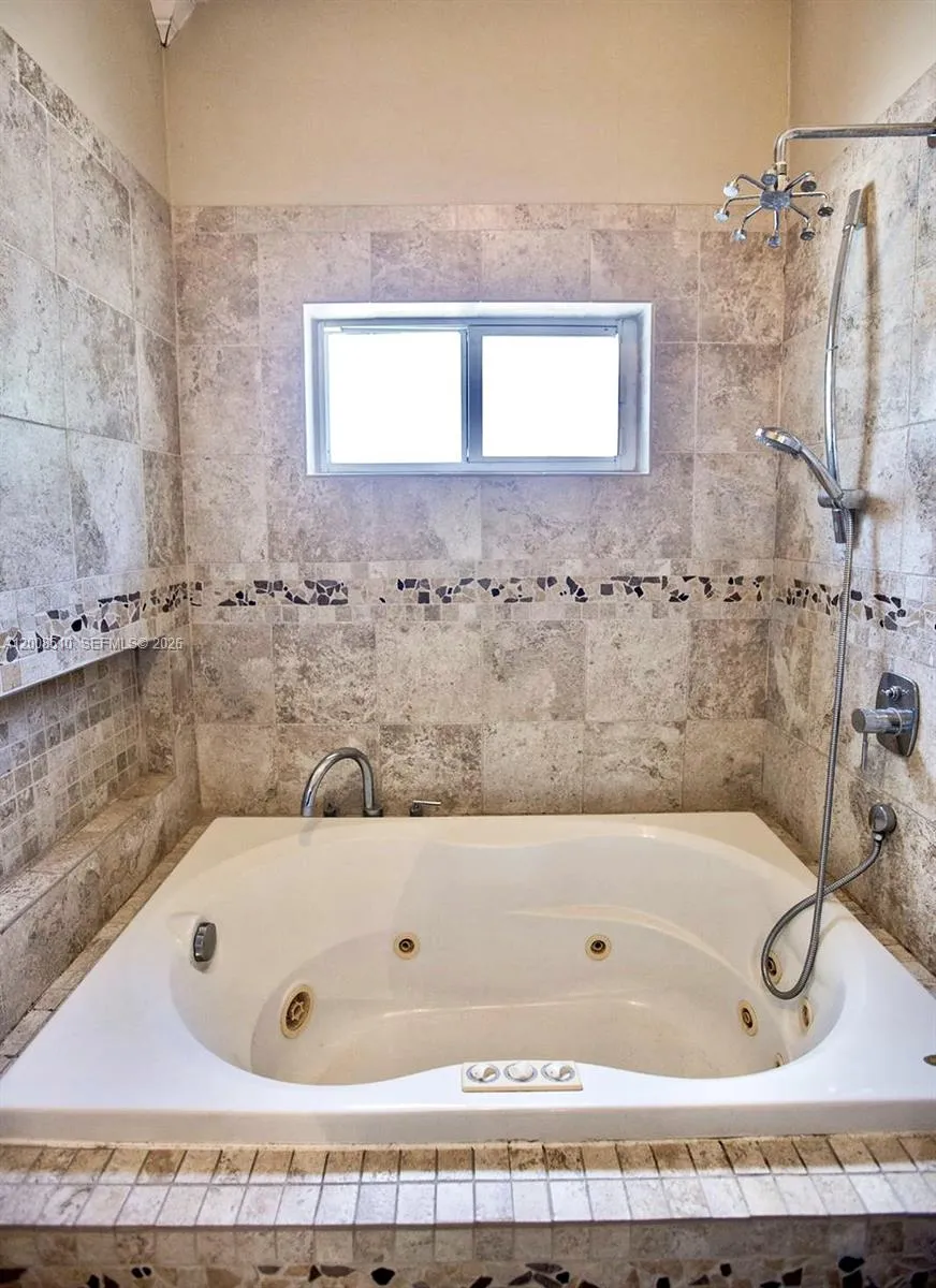 19960 Highland Lakes Blvd, Miami, Florida 33179, Miami, Florida 33179, 5 Bedrooms Bedrooms, ,3 BathroomsBathrooms,Residential,For Sale,19960 Highland Lakes Blvd, Miami, Florida 33179,A12008510