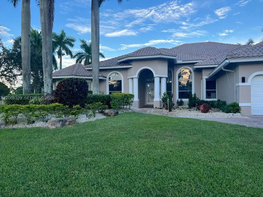 2534 Poinciana Dr, Weston, Florida 33327, Weston, Florida 33327, 6 Bedrooms Bedrooms, ,6 BathroomsBathrooms,Residential Lease,For Rent,2534 Poinciana Dr, Weston, Florida 33327,A12008329