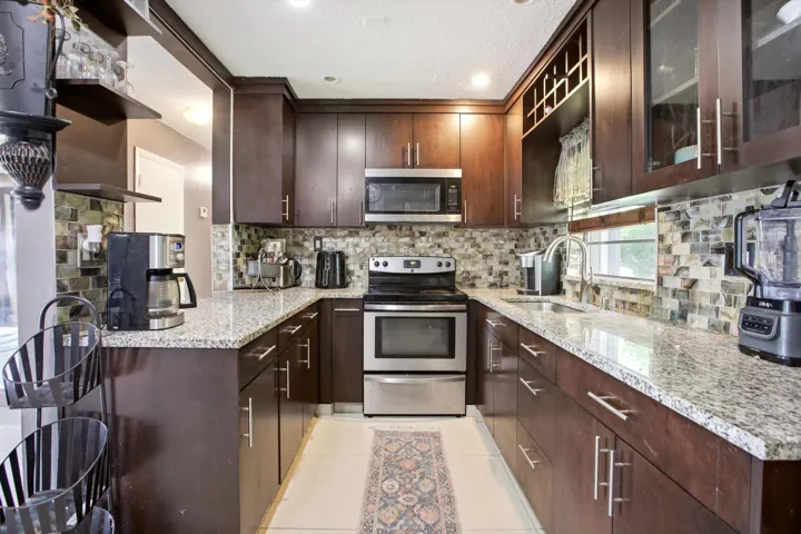 09-Property Photo 009