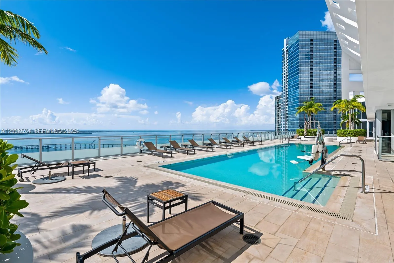 Pool with fantastic view to the ocean RL 45 Floor