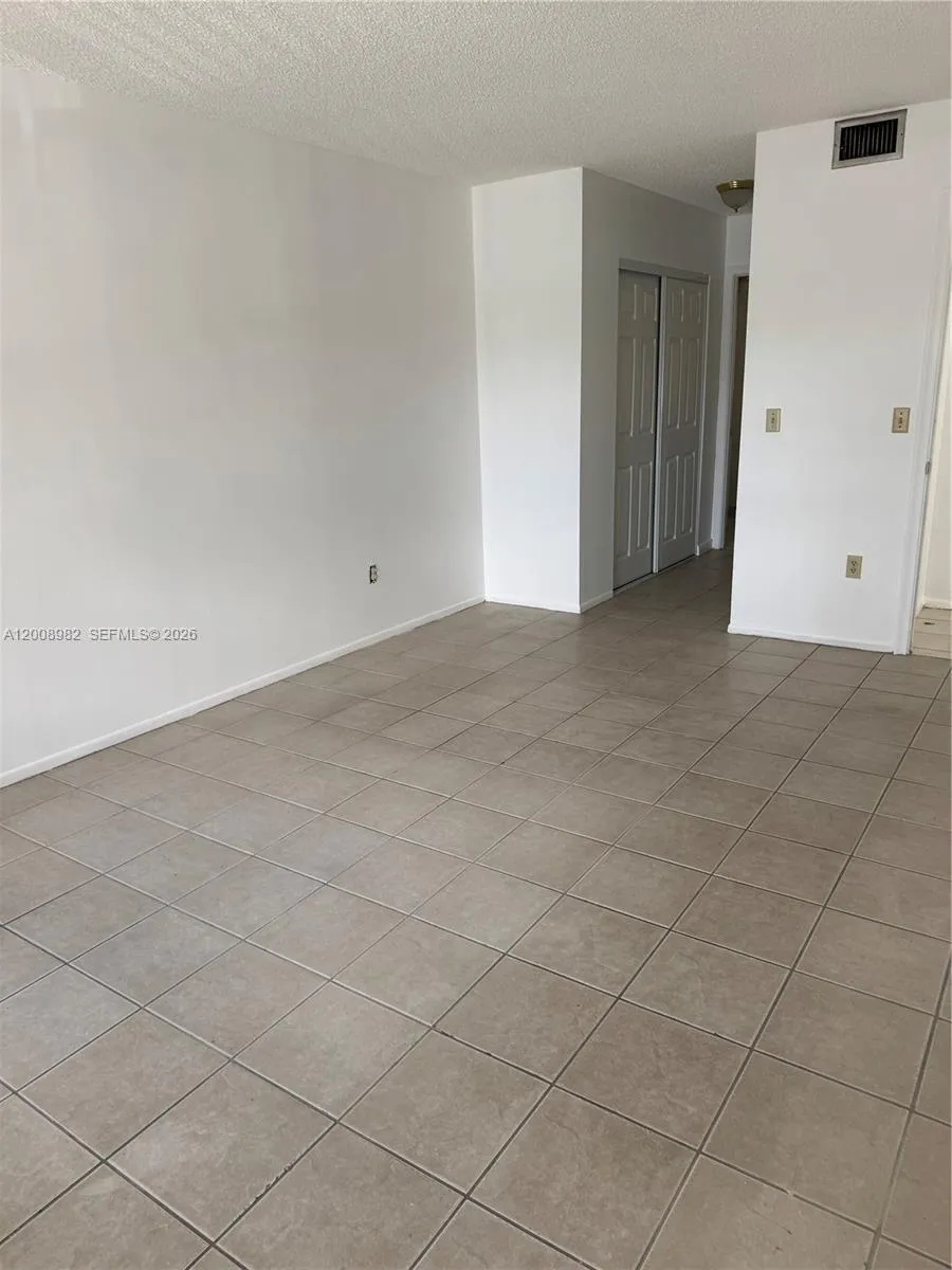 7747 Sw 86th St D-105, Miami, Florida 33143, Miami, Florida 33143, 2 Bedrooms Bedrooms, ,2 BathroomsBathrooms,Residential Lease,For Rent,7747 Sw 86th St D-105, Miami, Florida 33143,A12008982
