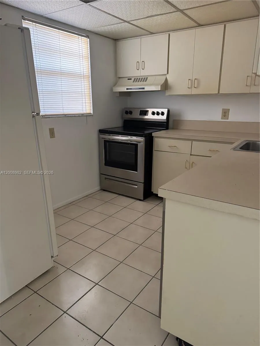 7747 Sw 86th St D-105, Miami, Florida 33143, Miami, Florida 33143, 2 Bedrooms Bedrooms, ,2 BathroomsBathrooms,Residential Lease,For Rent,7747 Sw 86th St D-105, Miami, Florida 33143,A12008982