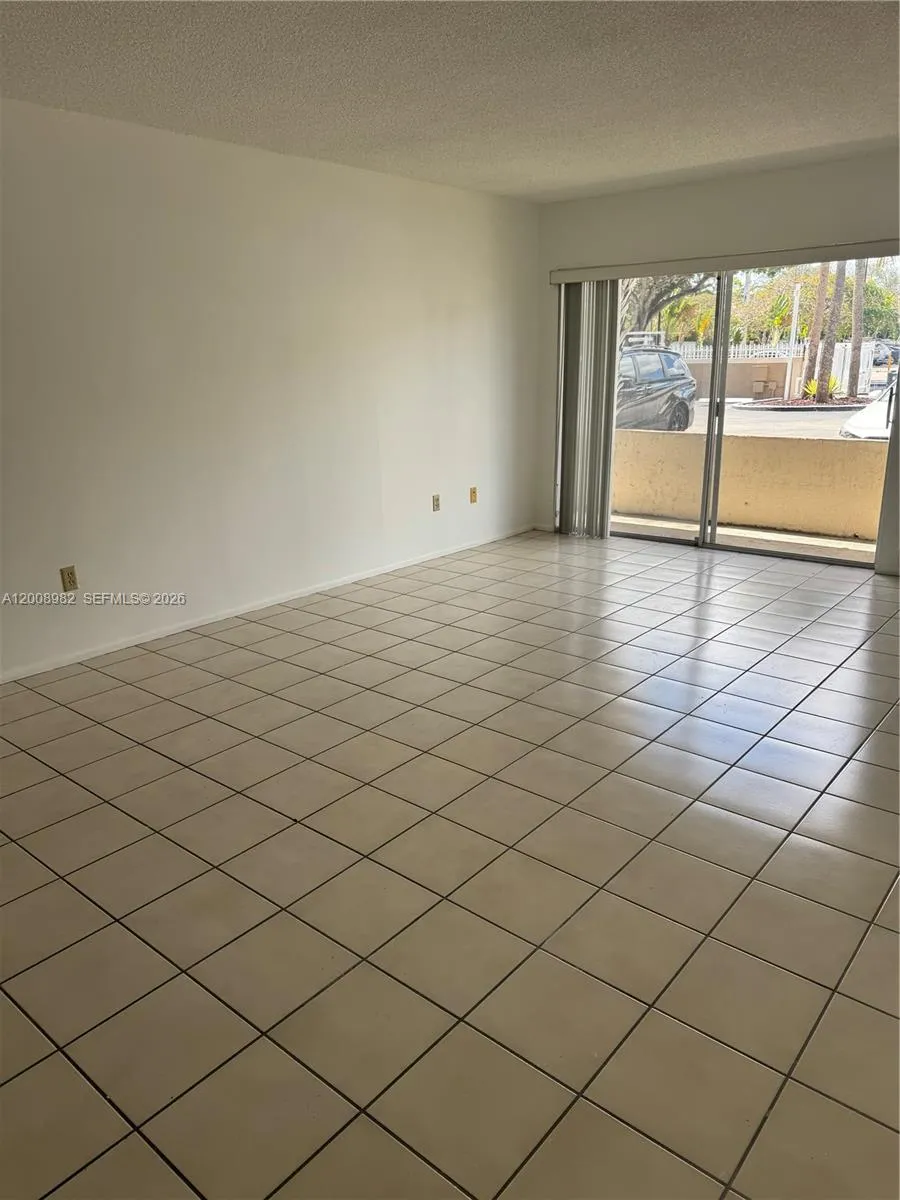 7747 Sw 86th St D-105, Miami, Florida 33143, Miami, Florida 33143, 2 Bedrooms Bedrooms, ,2 BathroomsBathrooms,Residential Lease,For Rent,7747 Sw 86th St D-105, Miami, Florida 33143,A12008982