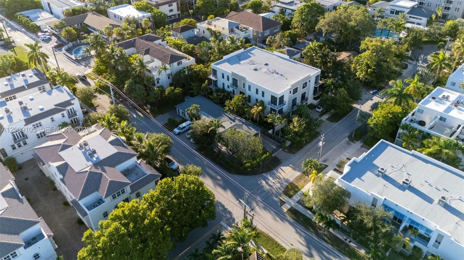 1615 Ne 9th St, Fort Lauderdale, Florida 33304, Fort Lauderdale, Florida 33304, ,Residential Income,For Sale,1615 Ne 9th St, Fort Lauderdale, Florida 33304,A12009105