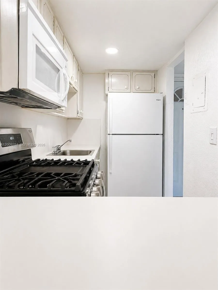 1300 W 47th Pl 218a, Hialeah, Florida 33012, Hialeah, Florida 33012, 1 Bedroom Bedrooms, ,1 BathroomBathrooms,Residential,For Sale,1300 W 47th Pl 218a, Hialeah, Florida 33012,A12009284