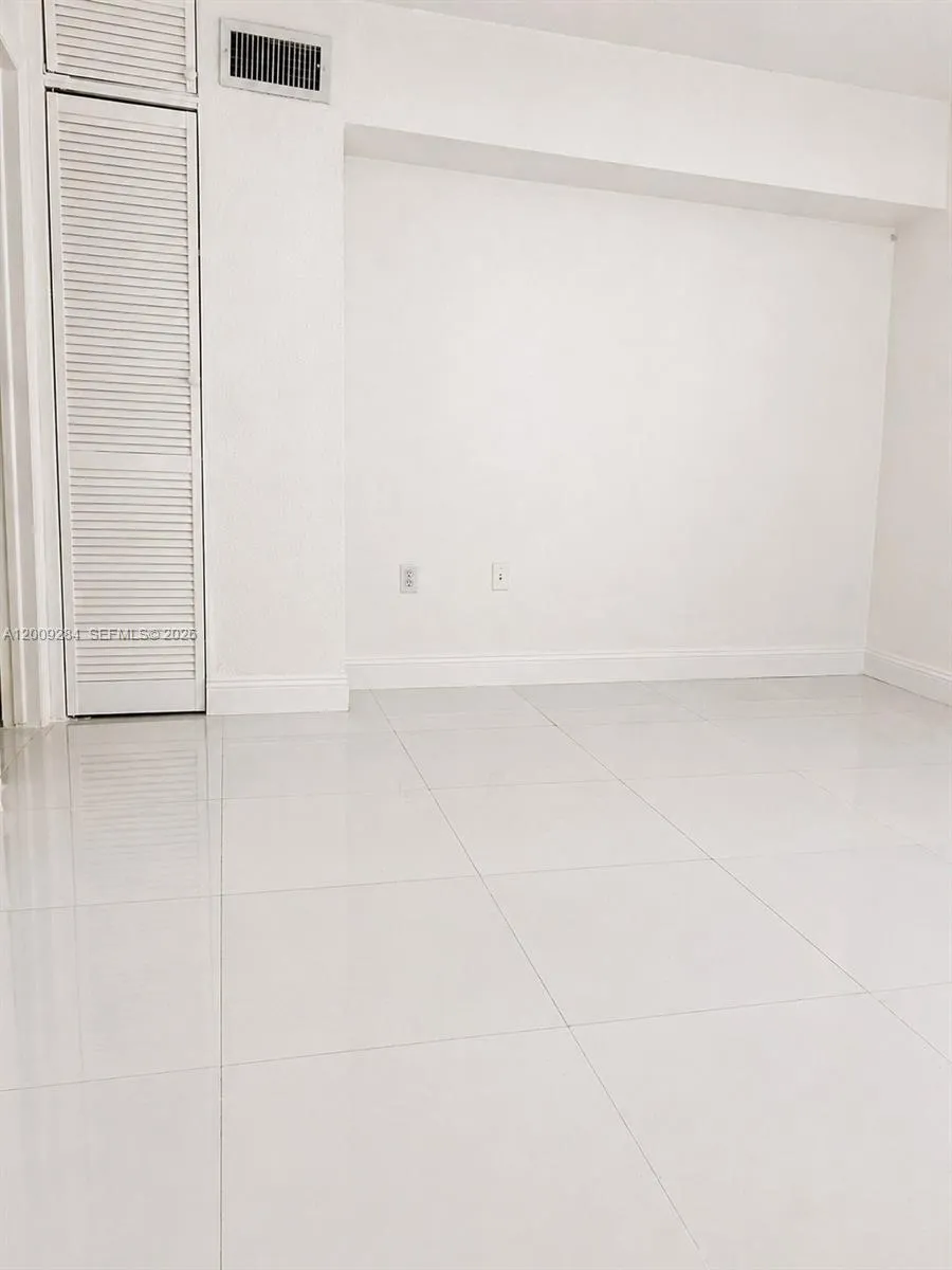 1300 W 47th Pl 218a, Hialeah, Florida 33012, Hialeah, Florida 33012, 1 Bedroom Bedrooms, ,1 BathroomBathrooms,Residential,For Sale,1300 W 47th Pl 218a, Hialeah, Florida 33012,A12009284