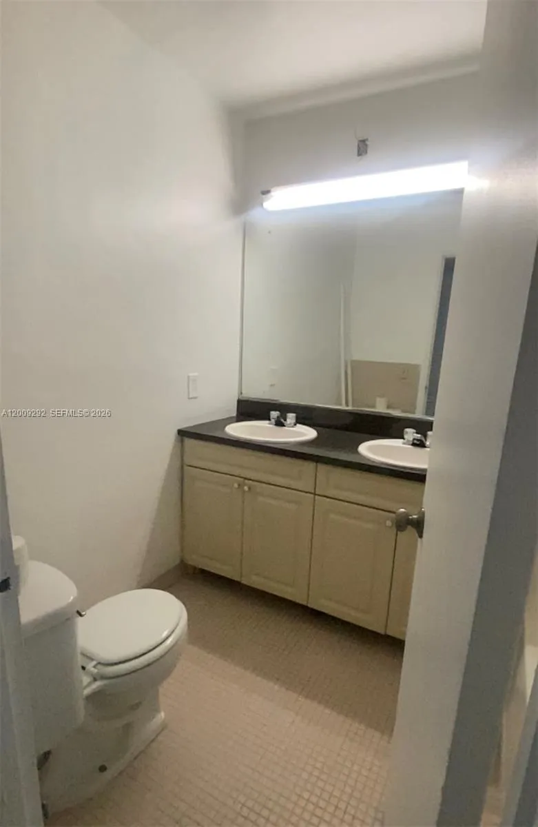 7324 Sw 82nd St B206, Miami, Florida 33143, Miami, Florida 33143, 2 Bedrooms Bedrooms, ,1 BathroomBathrooms,Residential Lease,For Rent,7324 Sw 82nd St B206, Miami, Florida 33143,A12009292