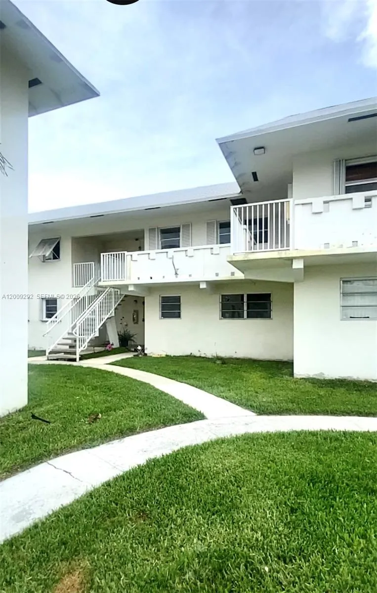 7324 Sw 82nd St B206, Miami, Florida 33143, Miami, Florida 33143, 2 Bedrooms Bedrooms, ,1 BathroomBathrooms,Residential Lease,For Rent,7324 Sw 82nd St B206, Miami, Florida 33143,A12009292