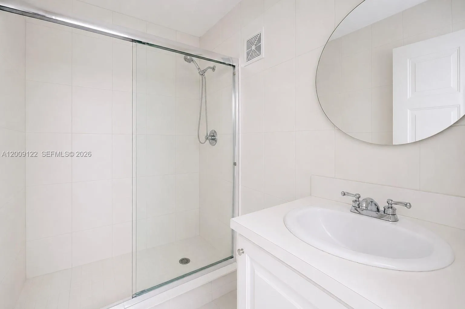 255 Galen Dr 3e, Key Biscayne, Florida 33149, Key Biscayne, Florida 33149, 2 Bedrooms Bedrooms, ,2 BathroomsBathrooms,Residential Lease,For Rent,255 Galen Dr 3e, Key Biscayne, Florida 33149,A12009122