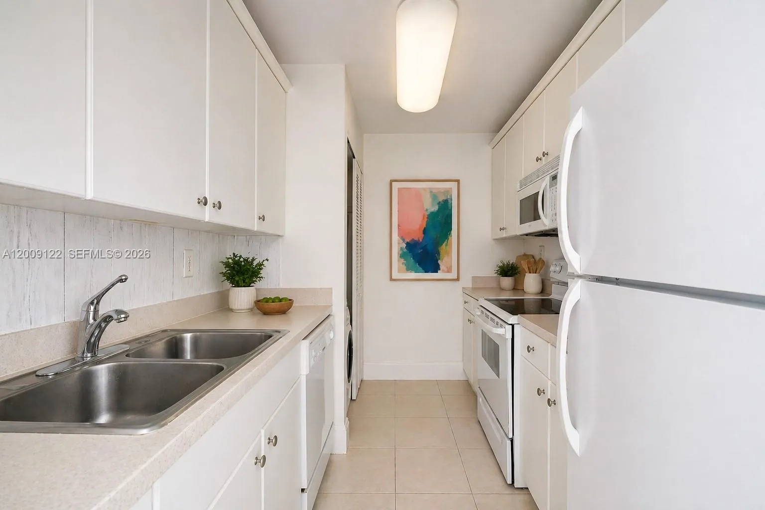 255 Galen Dr 3e, Key Biscayne, Florida 33149, Key Biscayne, Florida 33149, 2 Bedrooms Bedrooms, ,2 BathroomsBathrooms,Residential Lease,For Rent,255 Galen Dr 3e, Key Biscayne, Florida 33149,A12009122