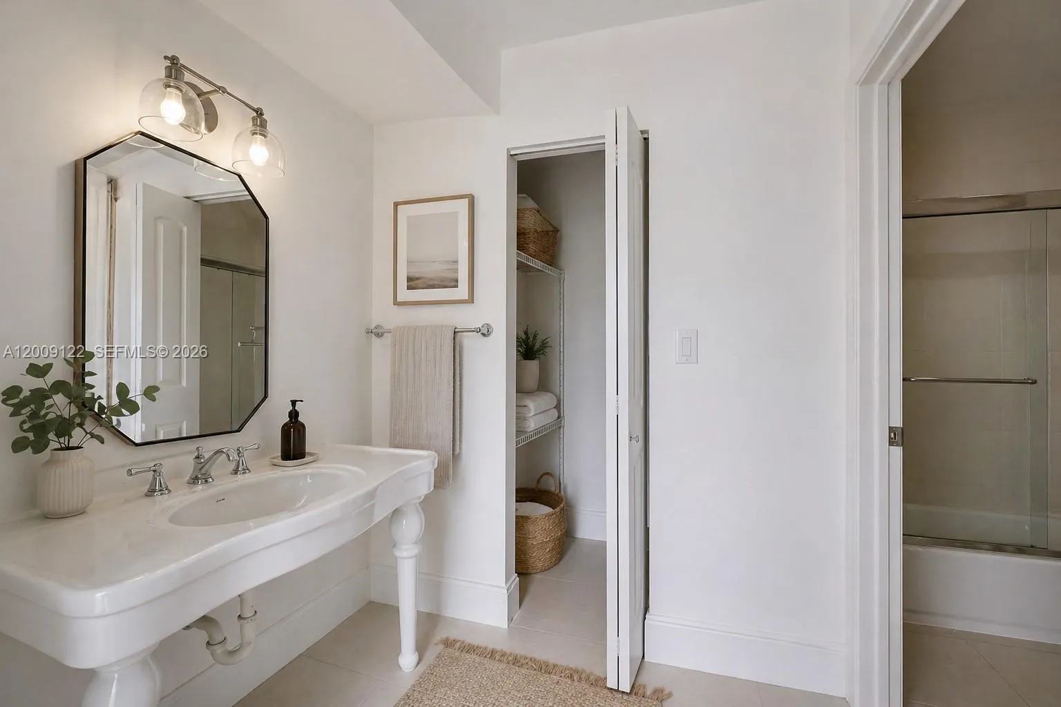 255 Galen Dr 3e, Key Biscayne, Florida 33149, Key Biscayne, Florida 33149, 2 Bedrooms Bedrooms, ,2 BathroomsBathrooms,Residential Lease,For Rent,255 Galen Dr 3e, Key Biscayne, Florida 33149,A12009122