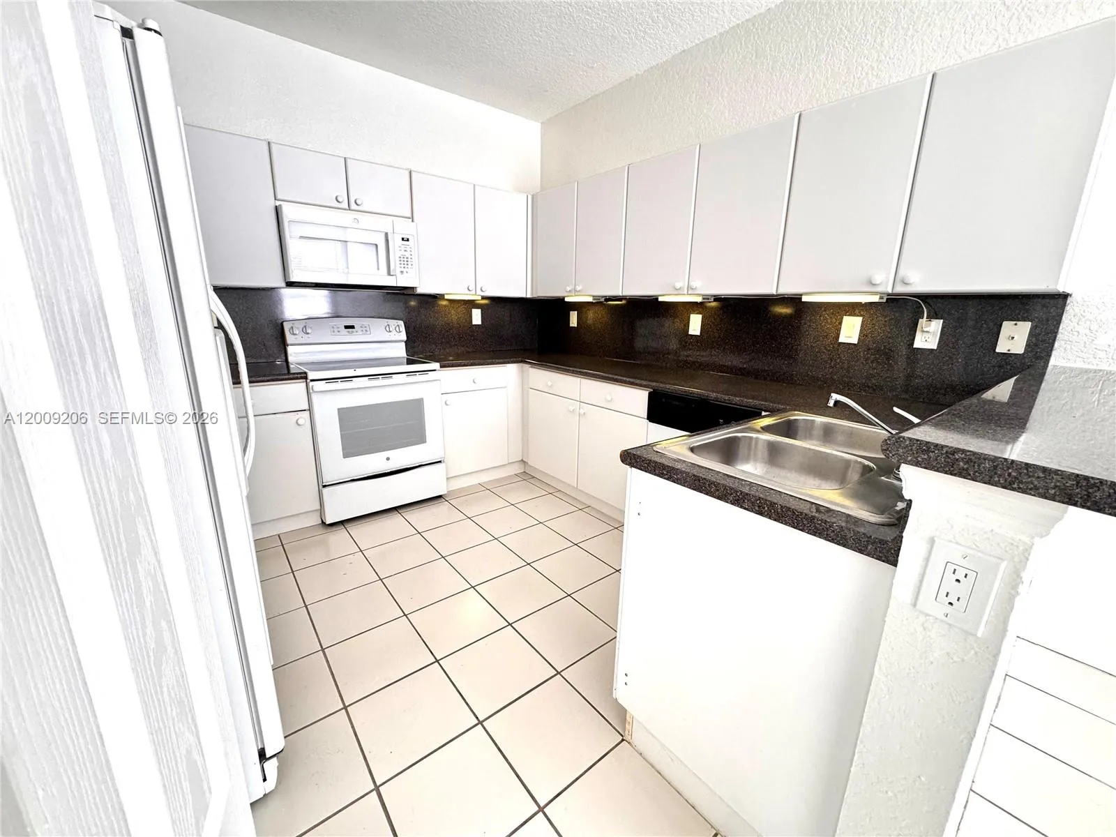 4435 Sw 160th Ave 214, Miramar, Florida 33027, Miramar, Florida 33027, 3 Bedrooms Bedrooms, ,2 BathroomsBathrooms,Residential Lease,For Rent,4435 Sw 160th Ave 214, Miramar, Florida 33027,A12009206