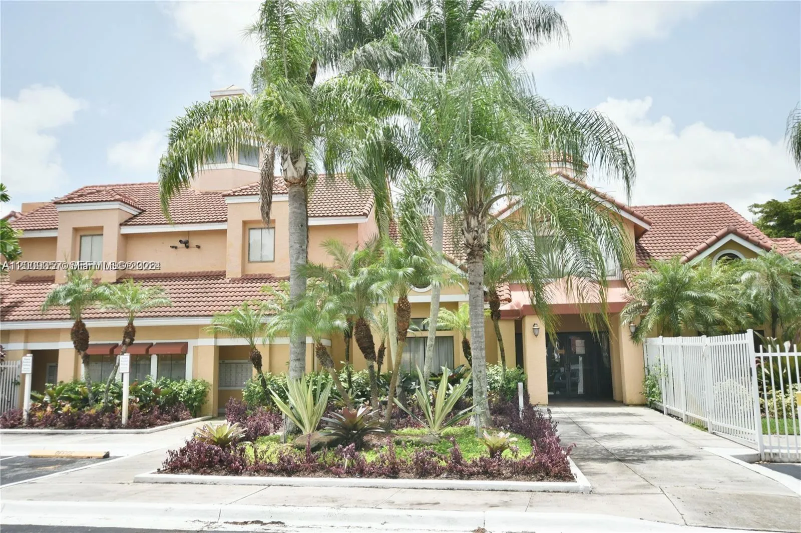 15551 Sw 104th Ter 814, Miami, Florida 33196, Miami, Florida 33196, 1 Bedroom Bedrooms, ,1 BathroomBathrooms,Residential Lease,For Rent,15551 Sw 104th Ter 814, Miami, Florida 33196,A12009357
