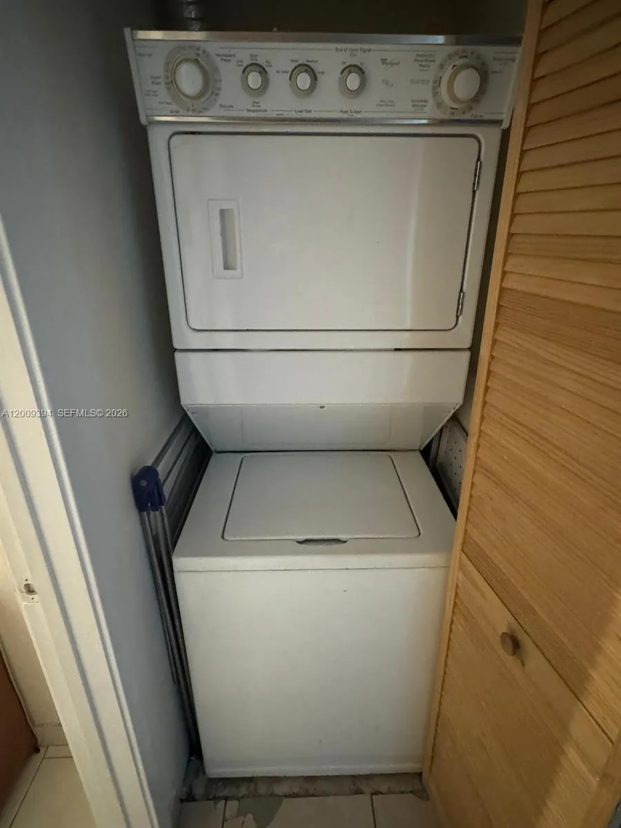 2740 Sw 28th Ter 305, Miami, Florida 33133, Miami, Florida 33133, 1 Bedroom Bedrooms, ,1 BathroomBathrooms,Residential Lease,For Rent,2740 Sw 28th Ter 305, Miami, Florida 33133,A12009394