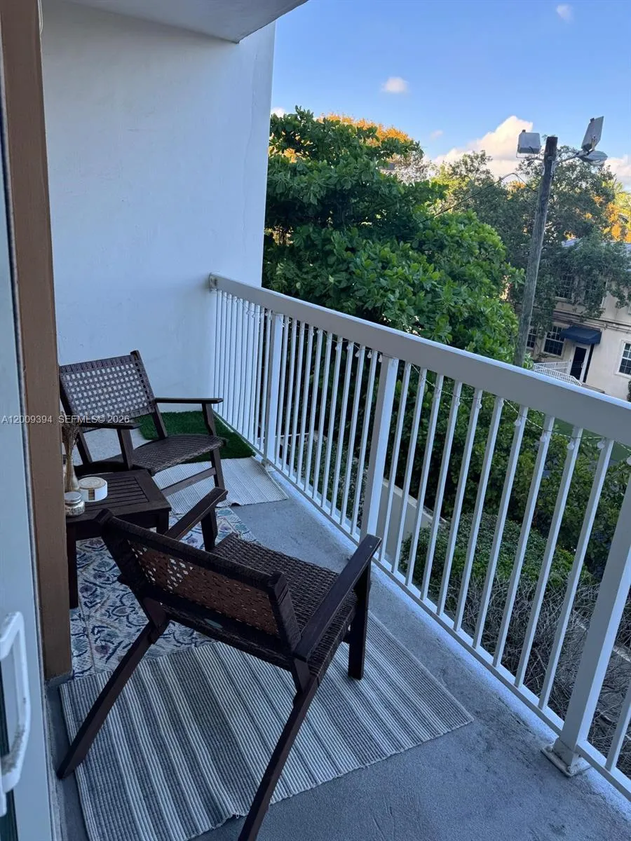 2740 Sw 28th Ter 305, Miami, Florida 33133, Miami, Florida 33133, 1 Bedroom Bedrooms, ,1 BathroomBathrooms,Residential Lease,For Rent,2740 Sw 28th Ter 305, Miami, Florida 33133,A12009394